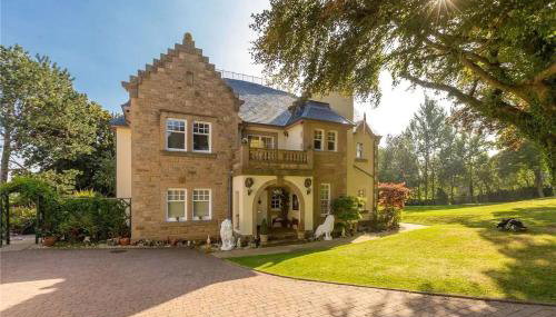 Superb 5 bedroom Villa 16 mins from City Centre - Foto 2