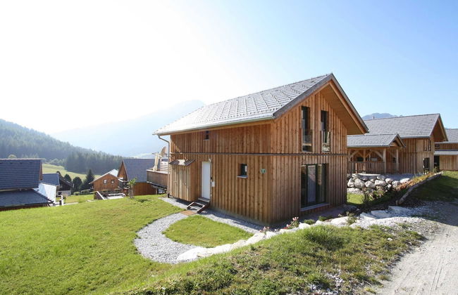 Lavish Wooded Chalet with Sauna & Hot Tub in Hohentauern - Photo 1