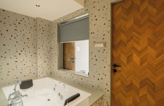 ELIVAAS Kamerios Maris 1 BHK Jacuzzi - Photo 37