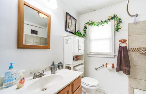 Cozy Ballston Spa Home with Fenced Yard! - Foto 14