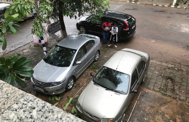 Security & Comfort 2 Bedroom Apartment in Gurugram - Foto 30