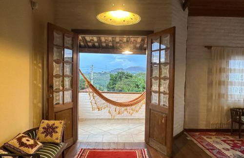 Casa Rústica - 3 vagas de garagem - Pet Friendly com vista para Serra de São José - até 8 hóspedes - Foto 4