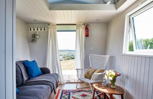 Extraordinary Huts Ltd - Photo 68