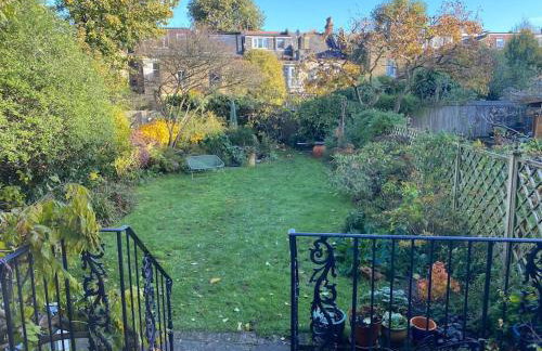 Spacious and light West London basement flat - Foto 22