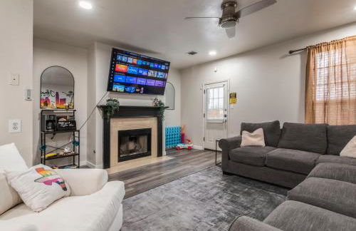 Urban Oasis North ATX , 5BR 2BA,Heated Pool - Foto 13