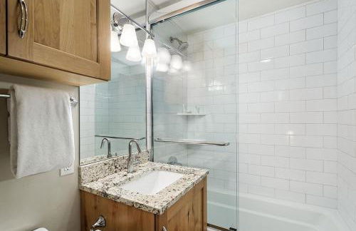 Fasching Haus Unit 12, Lower Level Deluxe Condo w/ Open Living Area & Gas Fireplace - Foto 12