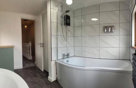 3 Doubles - Sleeps 8 - Ideal for Work Crews - Photo 15