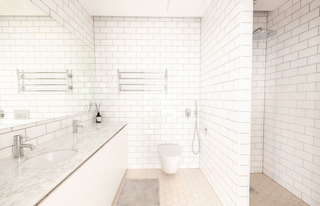 2ndhomes Luminous 2BR Loft House w Sauna - Foto 28