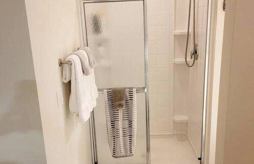 Modern & Luxurious 3 Bdrm 2.5 Bath Townhome - Foto 50