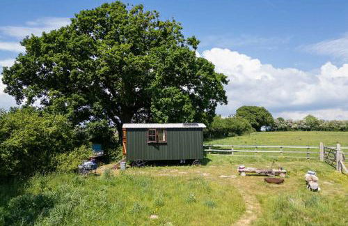 Harbour Ranch Hut - Rustic Countryside Escape - Photo 7