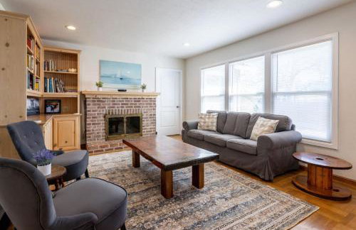 Quaint and Charming 4BR Tranquil Palo Alto Retreat - Photo 8