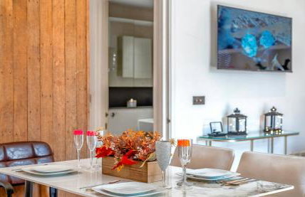 INTERIOR-DESIGN Apartment with HUGE Terrace - Photo 15