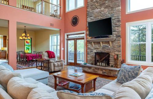 Riverbend Lodge Spacious Riverfront Home with Hot Tub Pool & Mountain view - Foto 22