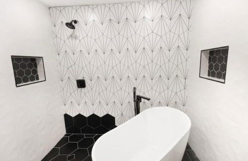 Escondido Front Unit 3-BR by SD STAY - Foto 38