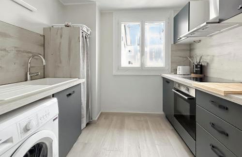 Appartement lumineux, épuré avec balcon et parking - Foto 13