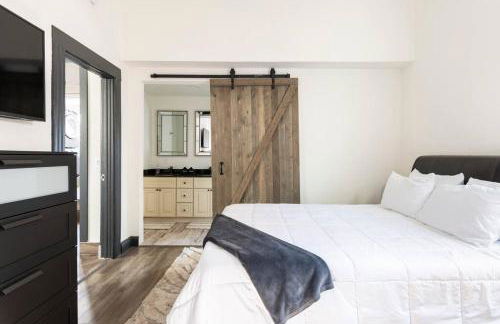 The Black and White House - Foto 55