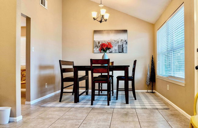 Katy Hideaway Charming 3 Bdr! - Foto 29