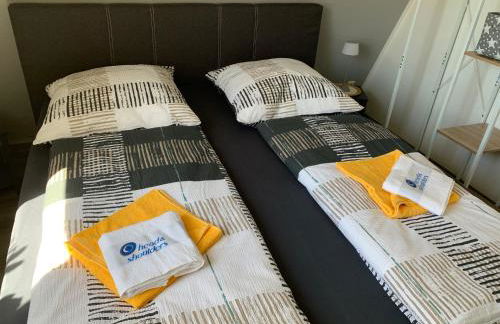 -Fewo Benz- Exklusive Ferienwohnung im Stadtzentrum von Wittenberge Modernes Ambiente, 3 Einzelzimmer für bis zu 6 Gäste - voll ausgestattet mit Waipu-TV und High-Speed-WLAN Bettwäsche und Handtücher inklusive! - Foto 26