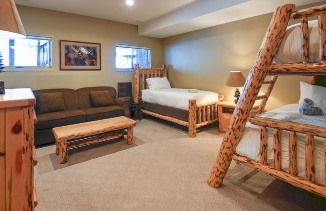 Thunder Ridge by Fernie Lodging CO - Photo 2