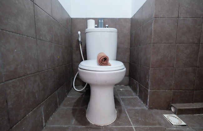 Homey and Relaxing 2BR Green Pramuka Apartment - Foto 30