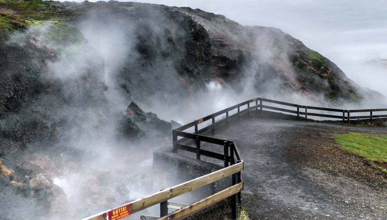 Deildartunguhver & Vidgelmir Cave Tour