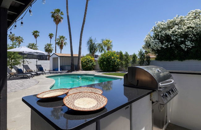 Grayhawk by Avantstay Modern Home w/ Pool, Hot Tub, Bocce, Fire Pit, Pool Table, Putt-putt & Putting Green - Foto 16