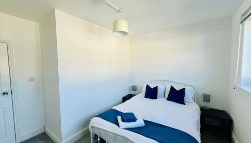 4-Bedroom House 5 mins to Beach & Parking - Foto 2