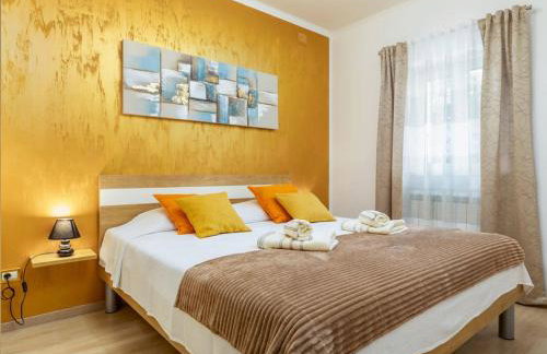 Stylish villa with swimming pool and garden - Foto 10