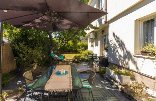 Cozy Home with Private Garden - Happy Rentals - Foto 52