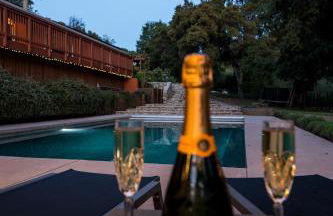 Serene Vineyard Chateau with Pool, Hot Tub, BBQ - Foto 31