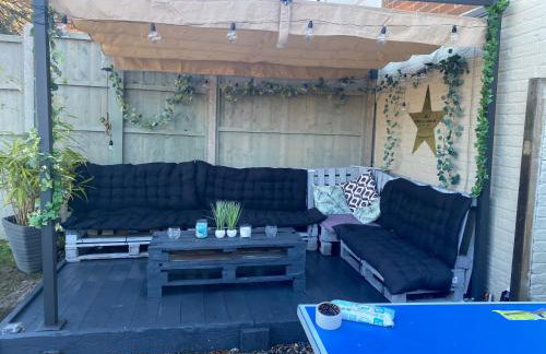 Isle 2-bed Retreat- Sleeps 4, Garden & Games Room - Foto 7