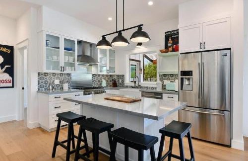 Completely Remodeled Farmhouse With Stunning Views Of Dry Creek Valley - Foto 3