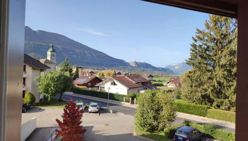 Appartement plein centre village, vue montagnes, proximité immédiate lac - Foto 3