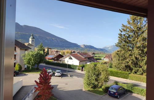 Appartement plein centre village, vue montagnes, proximité immédiate lac - Foto 3