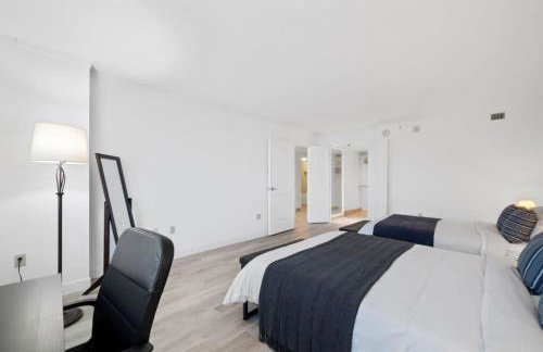 Bold Boardwalk 2BR 3BA Condo by CozySuites - Foto 8