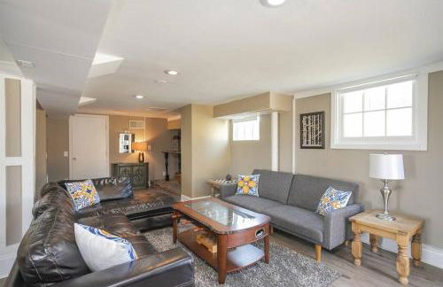 Golf Views, Porch Vibes, 3mi to Broadway! - Foto 9