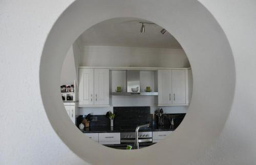 Private Beach Villa for 6 with Seaview, Pool & big Sun Terrace - Foto 13