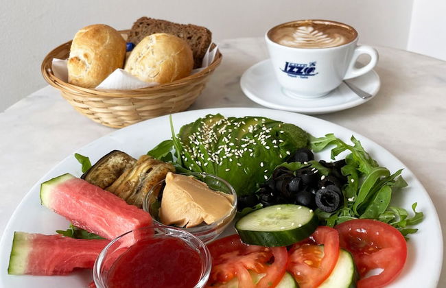 Base Apartments - Photo 16