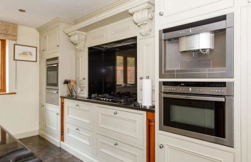 Serene Riverside: 6BR Luxury Retreat in Curdridge - Photo 14