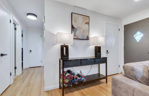 4BD Near DT | Hot Tub, Pingpong & Backyard Fun - Foto 21