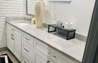 Trendy Midtown Apartment - Foto 20