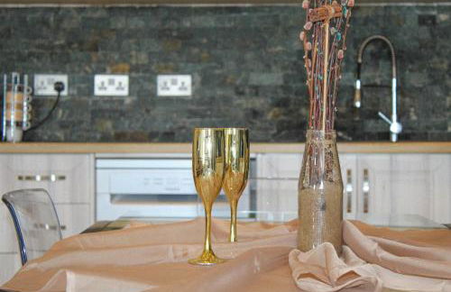 Lavish 2 bed sleeps 5 near Lanark - Photo 35