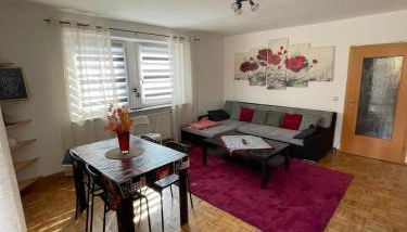 Super Monteurwohnung mit Balkon und Parkplatz, bei Bayreuth ruhig, 4 Betten Wifi, Küche - Foto 2