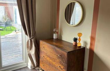 Large 4 Bedroom 3 Bathroom Town House with Secure Parking by Amazing Spaces Relocations Ltd - Foto 9