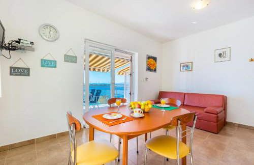 Apartments Ivan Sea View in Peaceful Lun - Photo 24