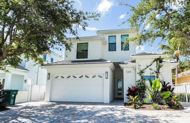 Sorrento Luxury Vacation Home: Expansive 5-Bedroom, 4.5-Bath Retreat with Private Pool, Hot Tub, and Pet-Friendly Accommodations – Just a Short Walk from Stunning Vanderbilt Beach - Foto 21