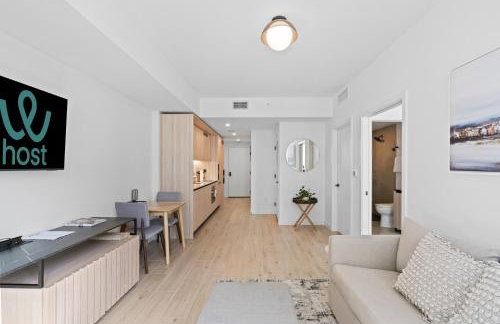 Prime Location Condo at District 225 Downtown - Foto 11