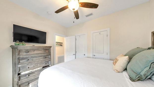 Hidden Lake Condos 321 - Short walk to Gulf Place - Foto 5, Habitación