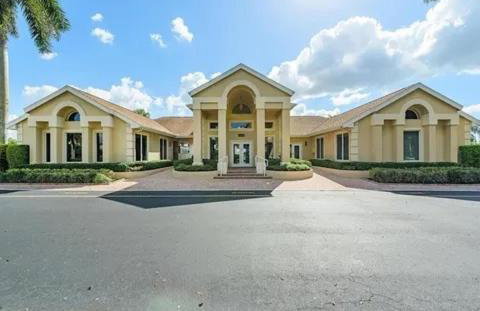 Spacious Naples Lakefront Pool Home Minutes from Downtown! - Foto 8
