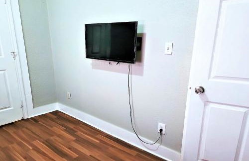 Furnished Home for Traveling Nurses, Corporate Stay Mid-Term Galveston-only 10Min to UTMB-7 Min to Cruise Port-1 Block to Beach Pleasure Pier- Large 3Bed-2Bath-7 Beds-CasaAzul 2605B - Foto 20